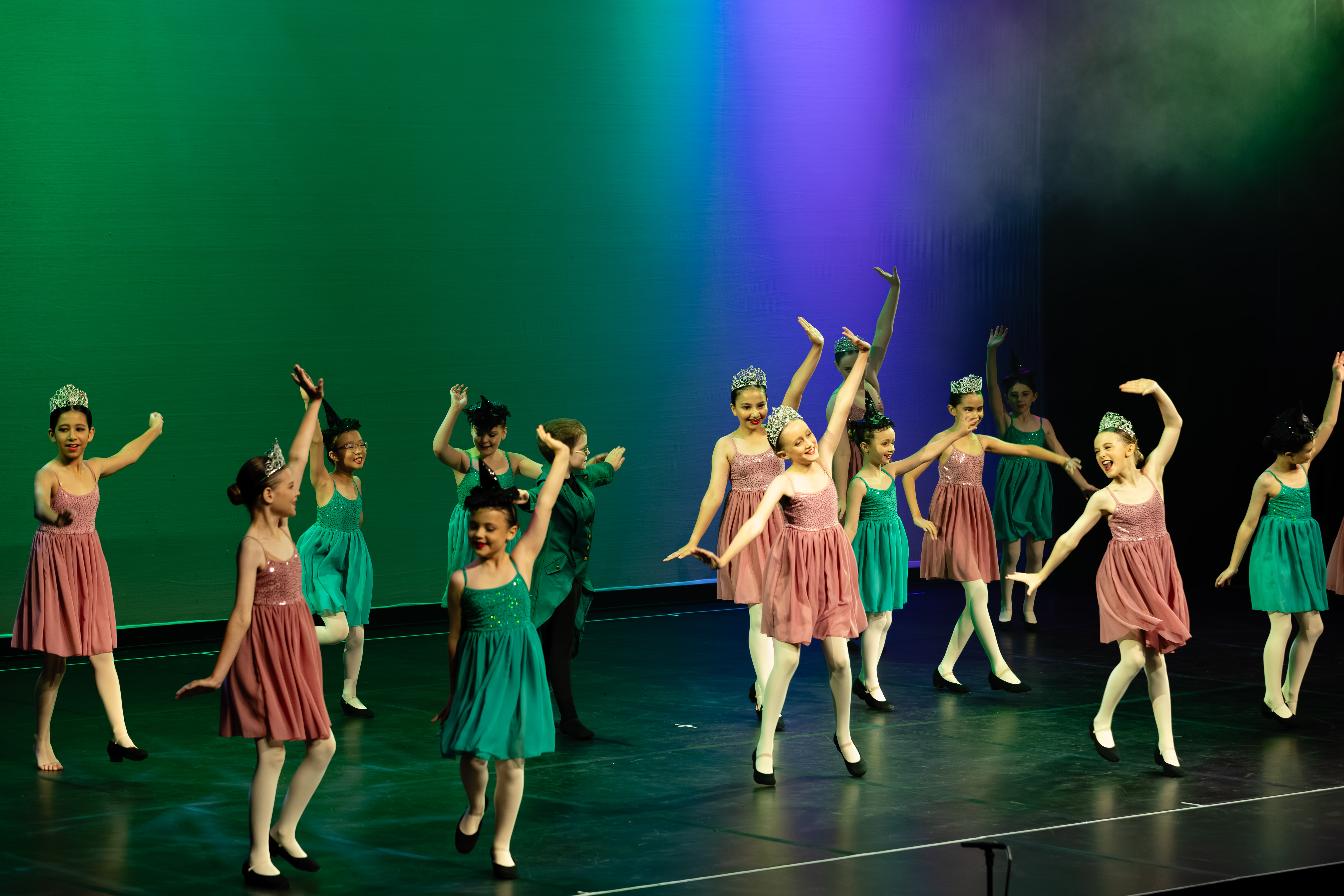 ICONIC CONCERT - 2/4/5 Character 2025