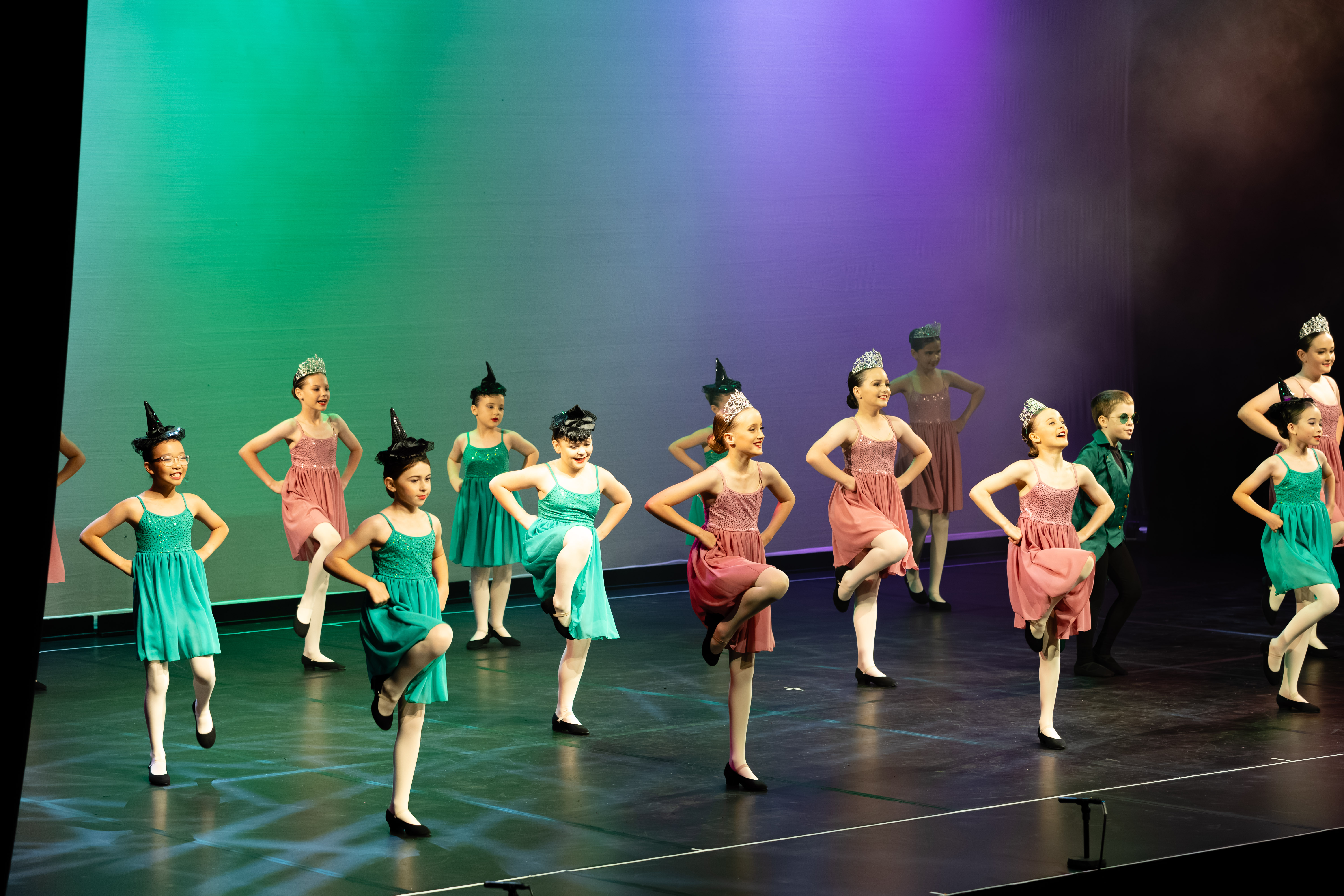 ICONIC CONCERT - 2/4/5 Character 2025