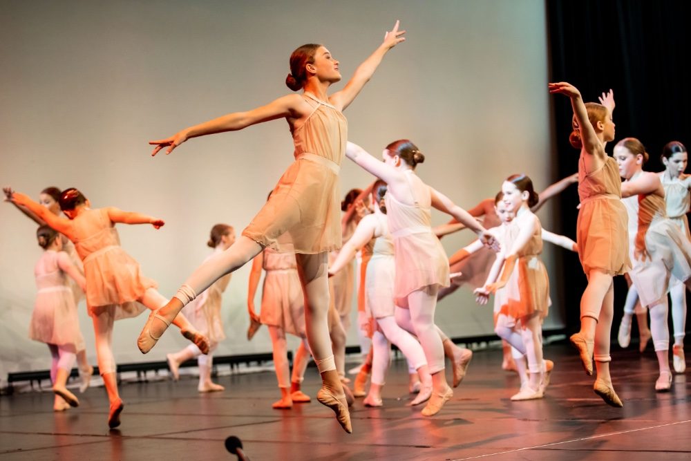 Grade 4, 5 & 6 Ballet 2021 - Photograph taken by Lachie Douglas Grade 4, 5 & 6 Ballet 2021